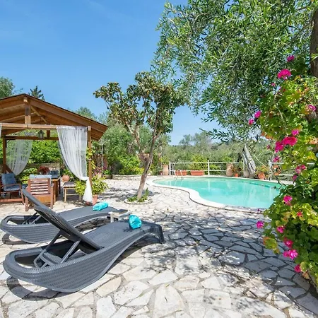 Georgina House Villa *