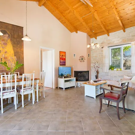 Georgina House *