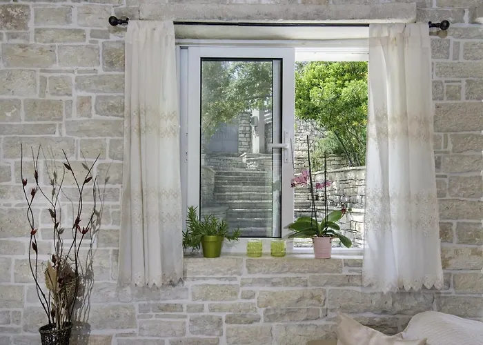 Georgina House * Velianitatika
